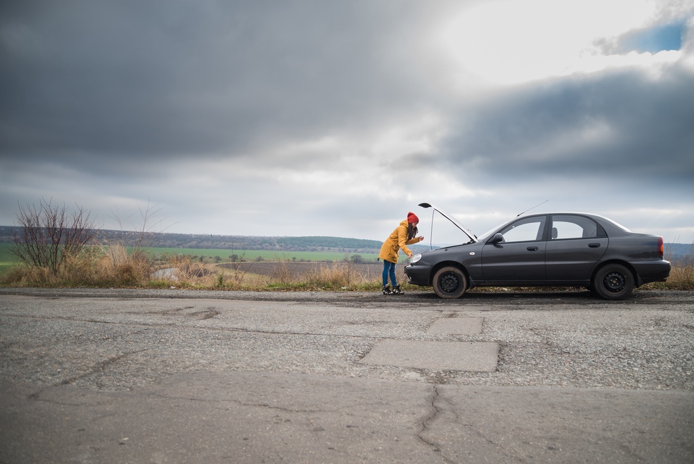 How to Handle a Car Breakdown in the Middle of the Road: A Step-by-Step Guide